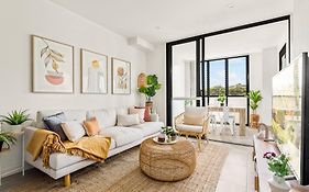 Coastal 2-Bed Apartment Near Beach